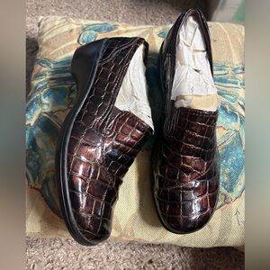 Clark’s copper Slip-on Comfy Shoes Size 8 1/2 NEW
